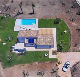 3 bedroom villa with infinity pool and jacuzzi, Scopello, sleeps 5-6